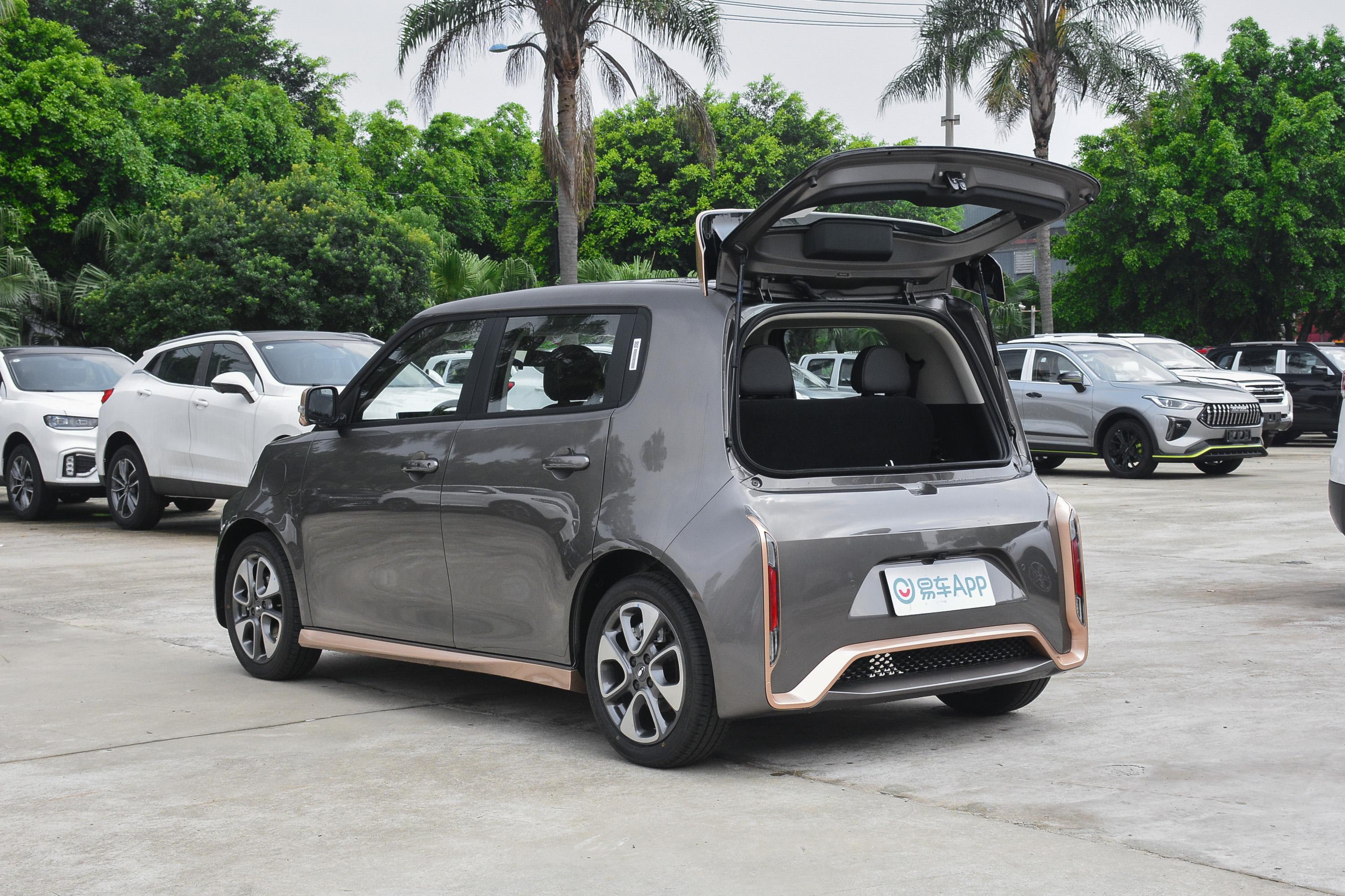 欧拉白猫车尾_座椅_气囊