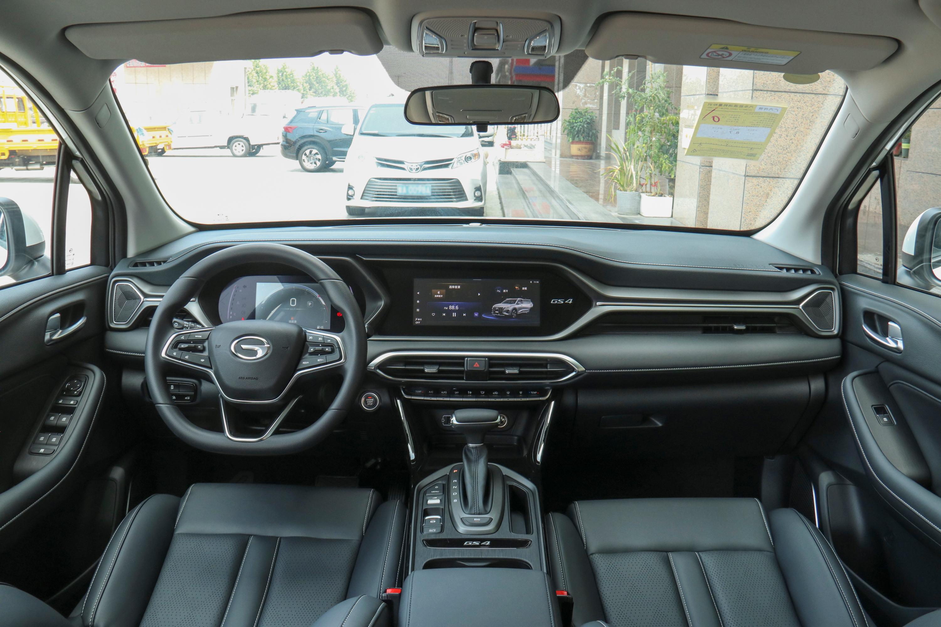 传祺gs4内饰-后排-配置-易车