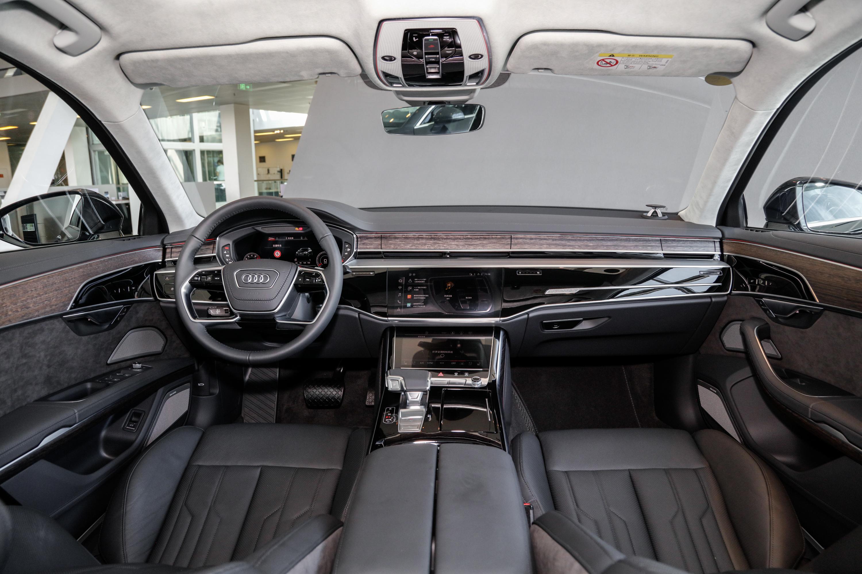 奥迪a8l内饰