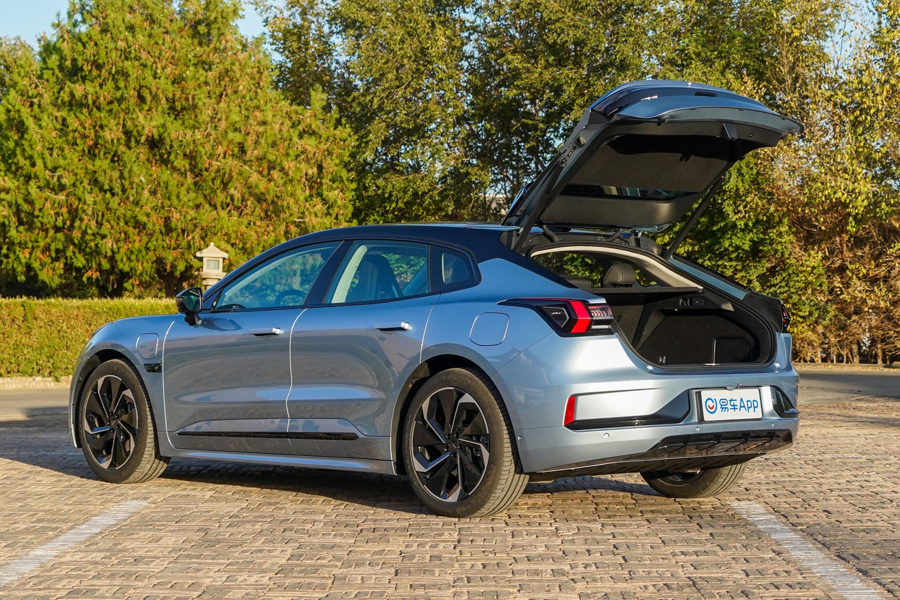 极氪001车尾-方向盘-气囊-易车