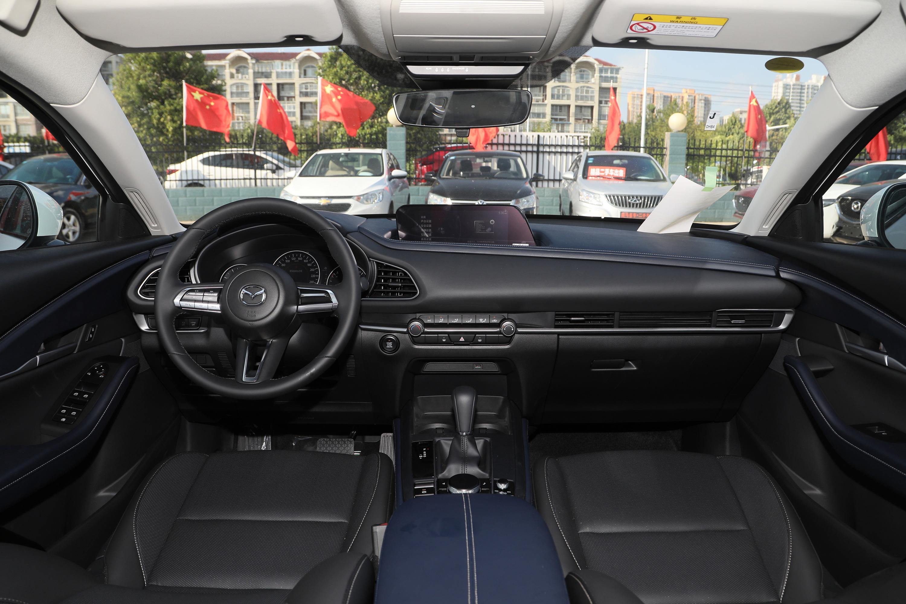 马自达cx-30内饰-后排-发动机-易车