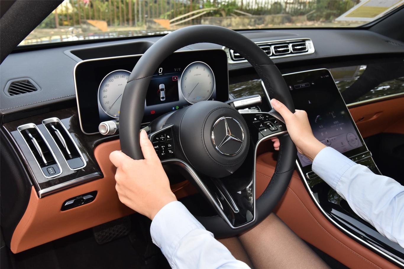 奔驰s级改款 s 400 l 豪华型内饰