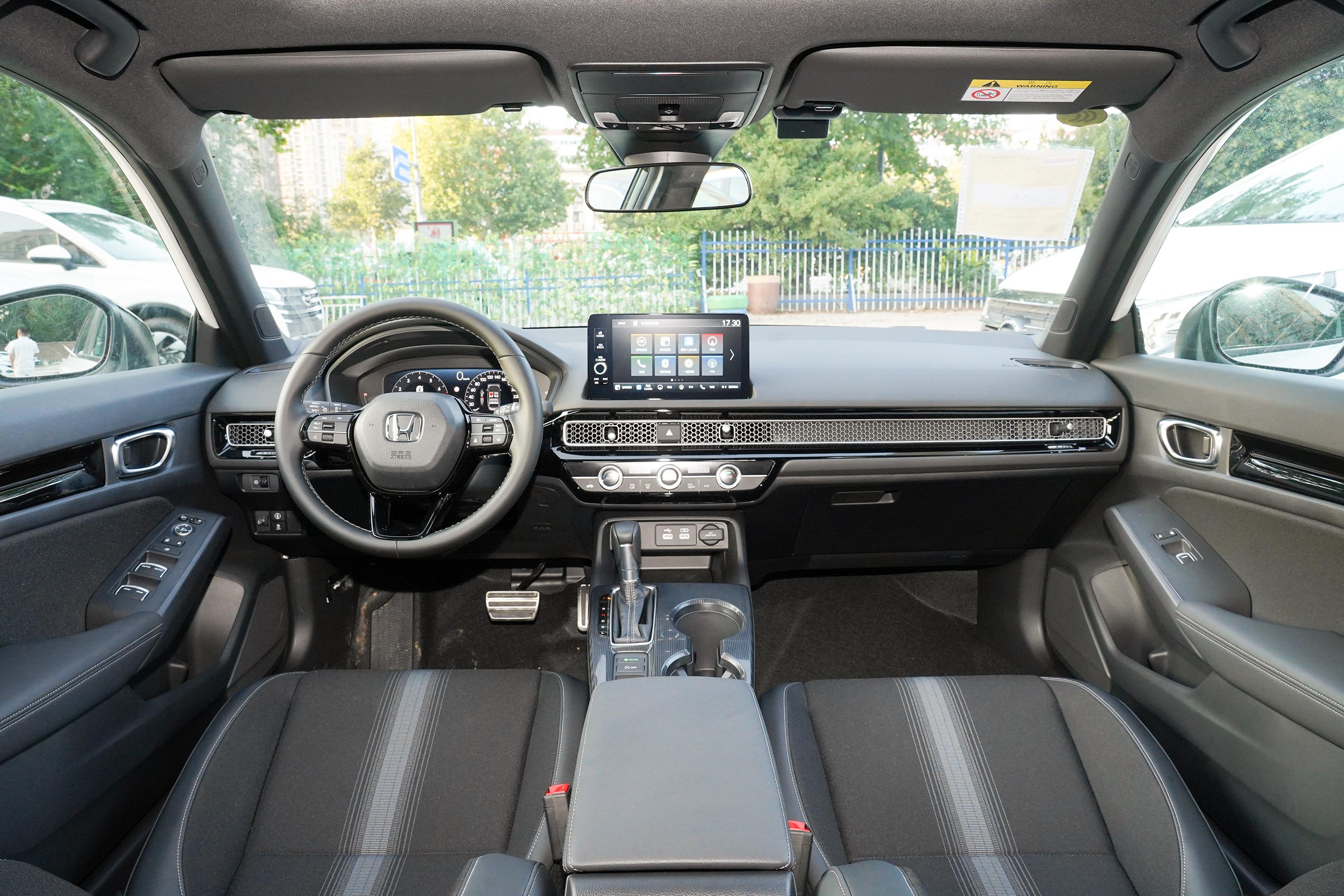 思域内饰-空间-驻车-易车