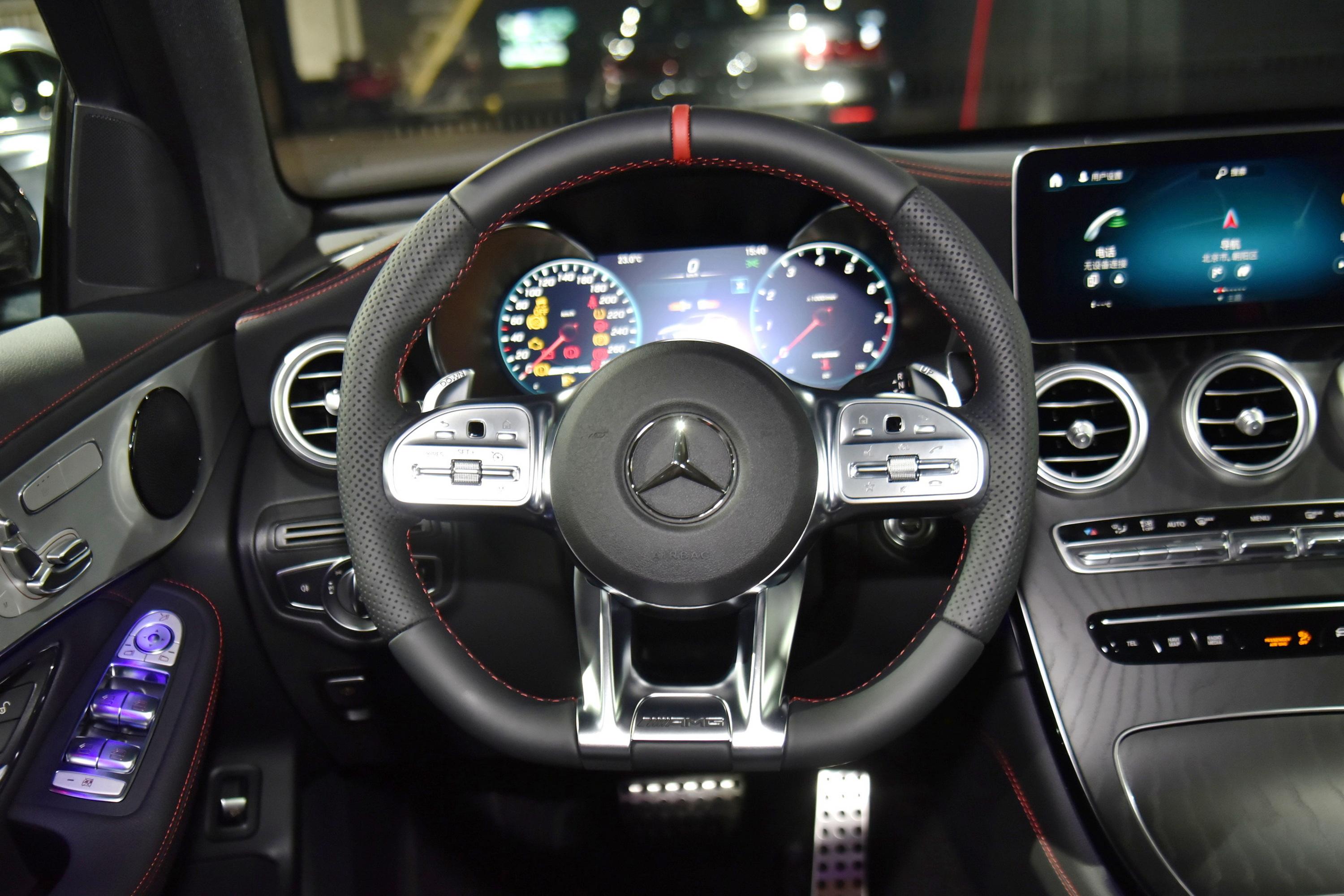 奔驰glc轿跑amg车尾方向盘气囊