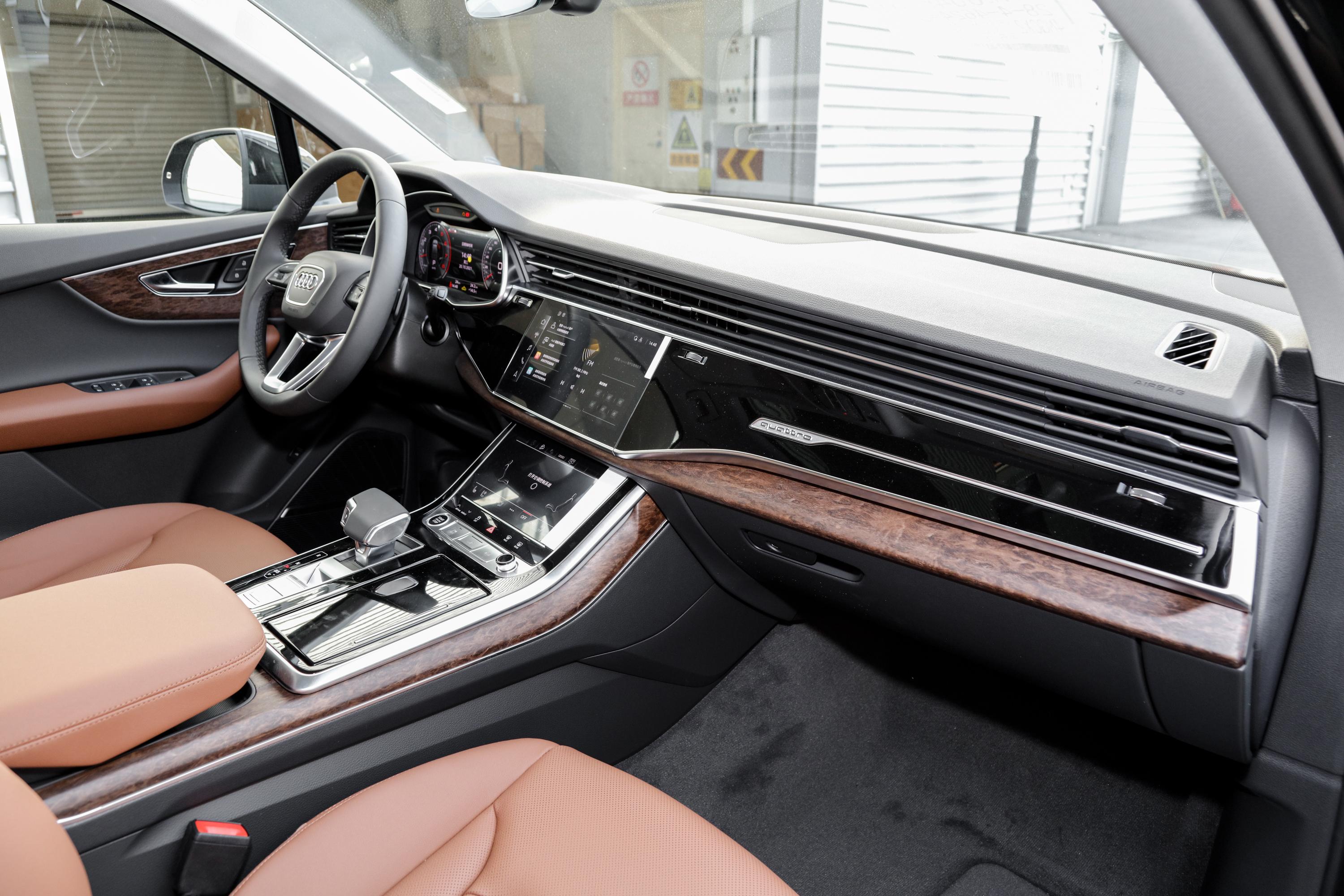 奥迪q7内饰-轴距-动力-易车