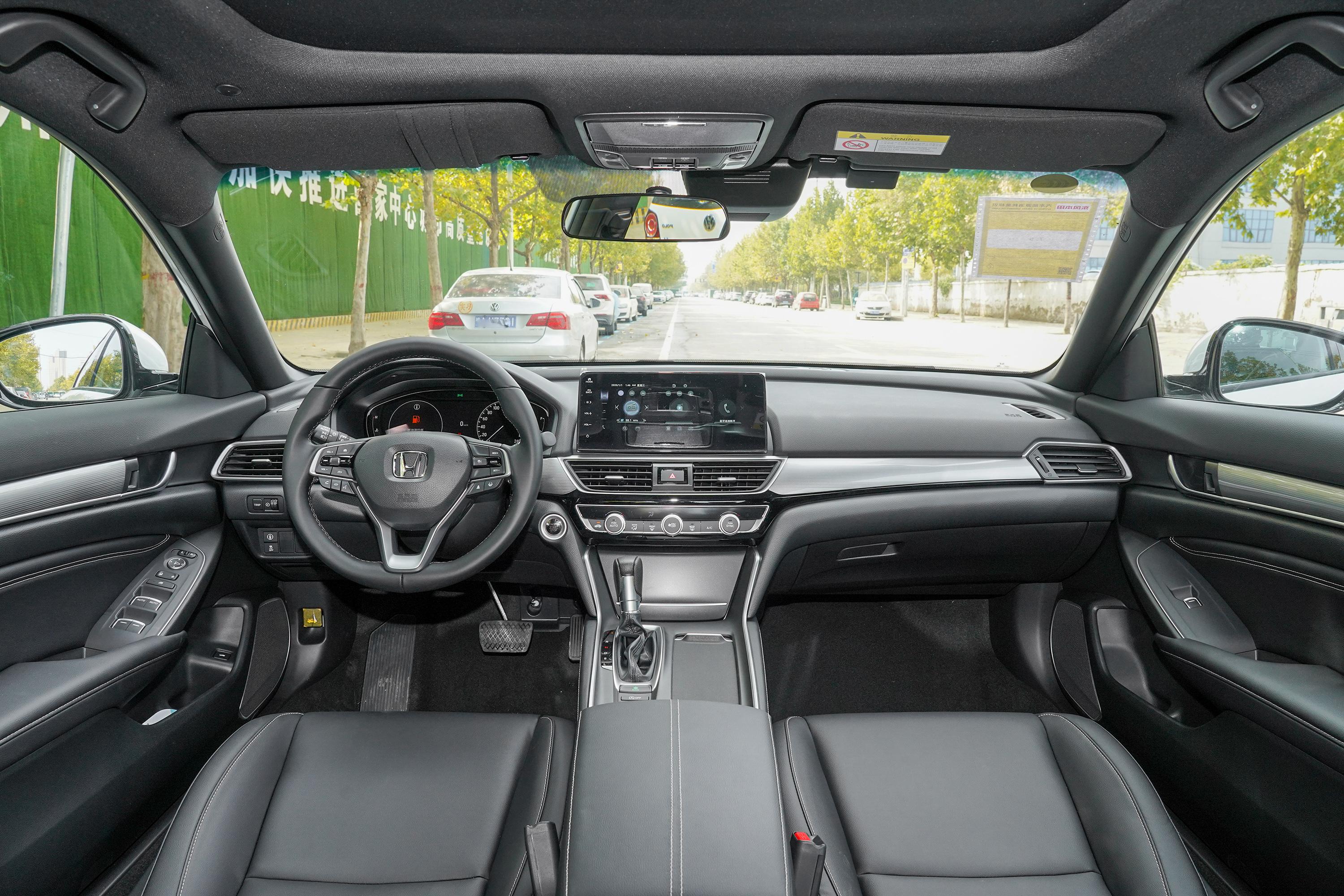 英仕派中控台-后排-发动机-易车