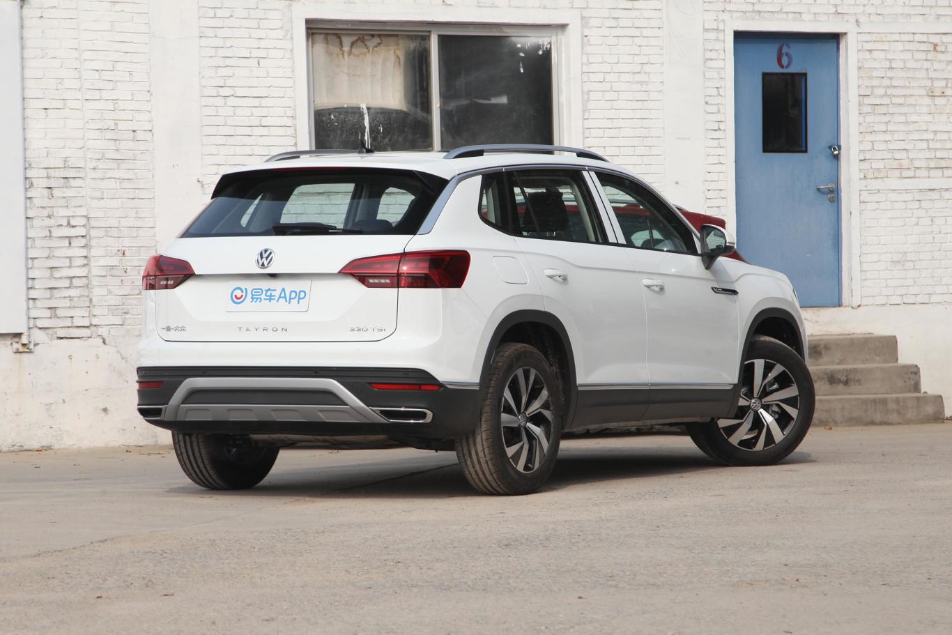 探岳330tsi 两驱3周年限量版侧后45度车头向右水平