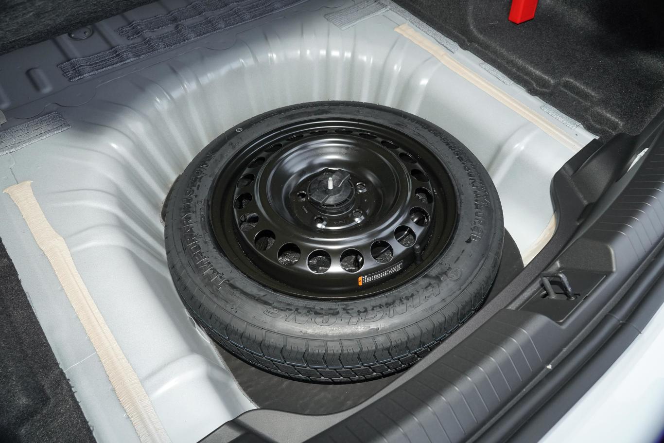 凯迪拉克XT5如何更换备胎 – 手机新浪汽车