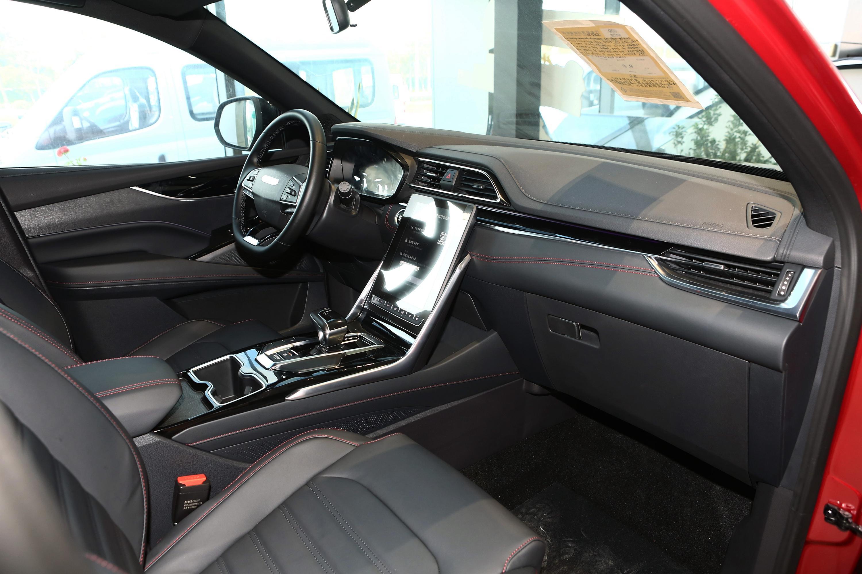 上汽大通maxusd60内饰空间发动机