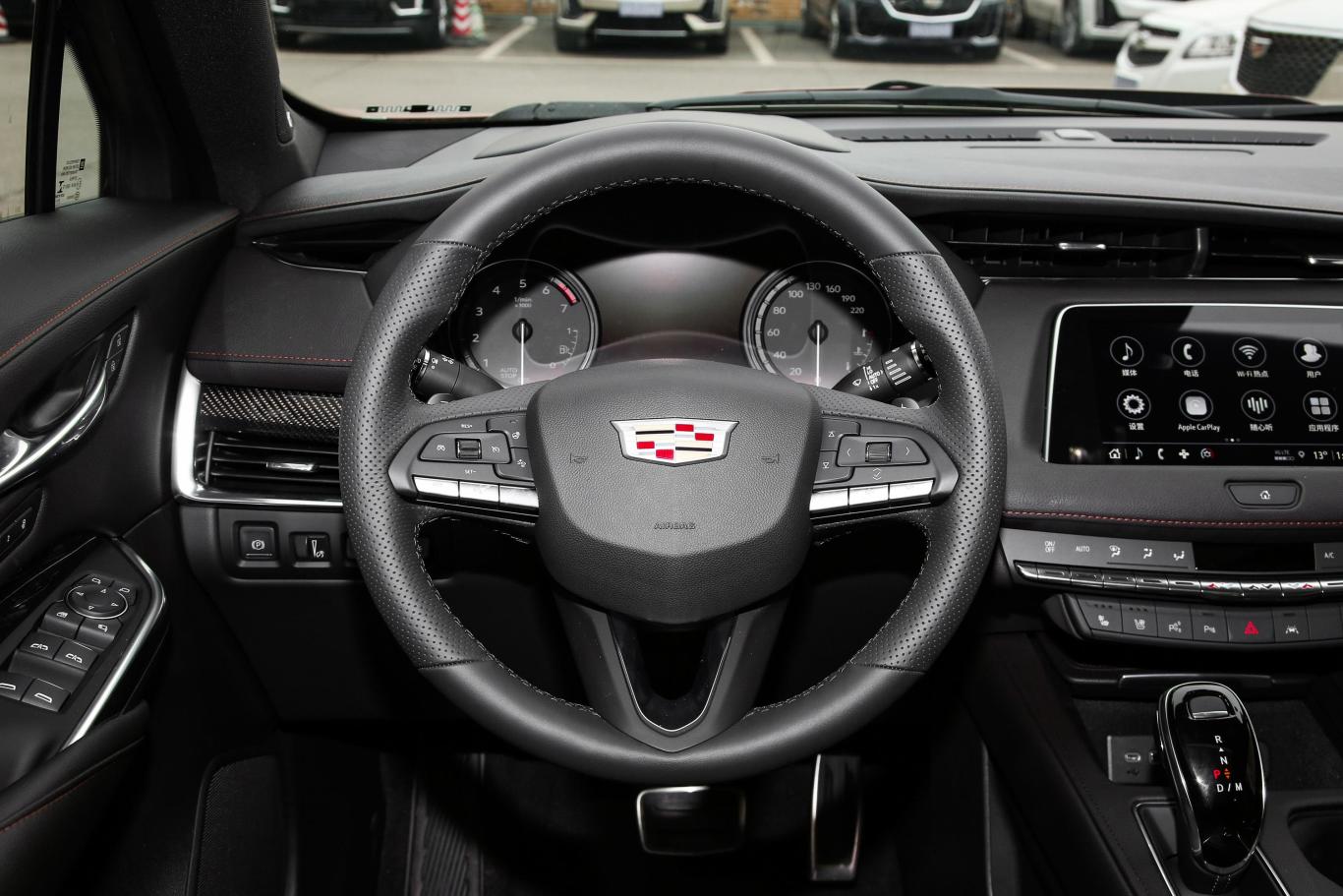 凯迪拉克xt428t 四驱铂金运动版方向盘