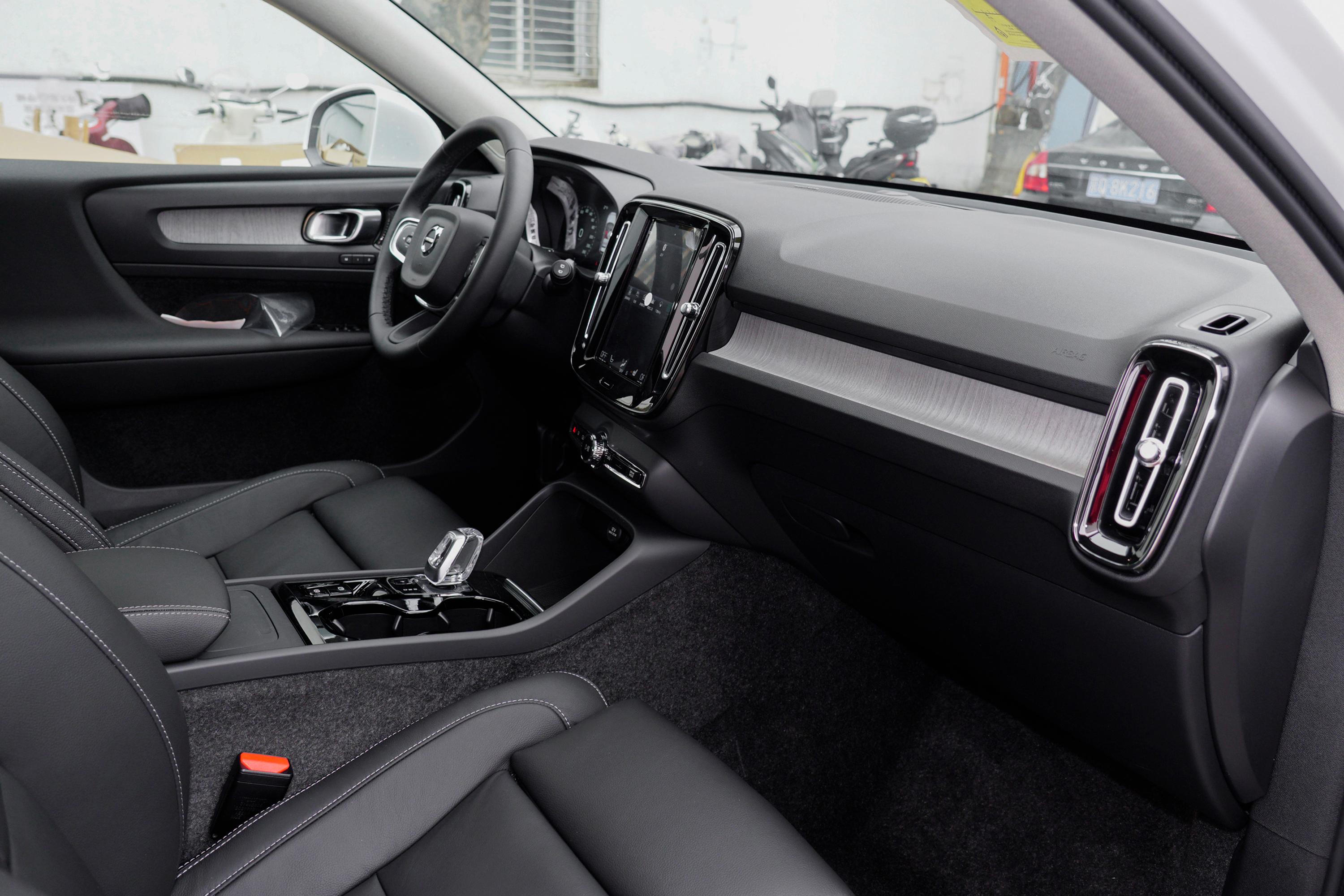 沃尔沃xc40控制系统空间发动机