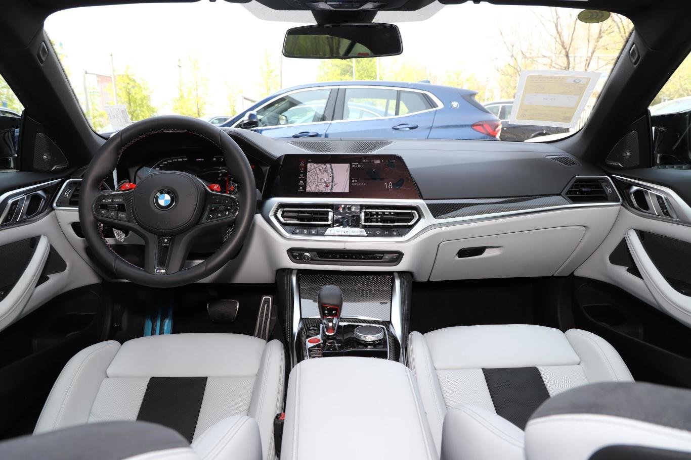 宝马m4m4 敞篷轿跑车 m xdrive 雷霆版内饰全景正拍