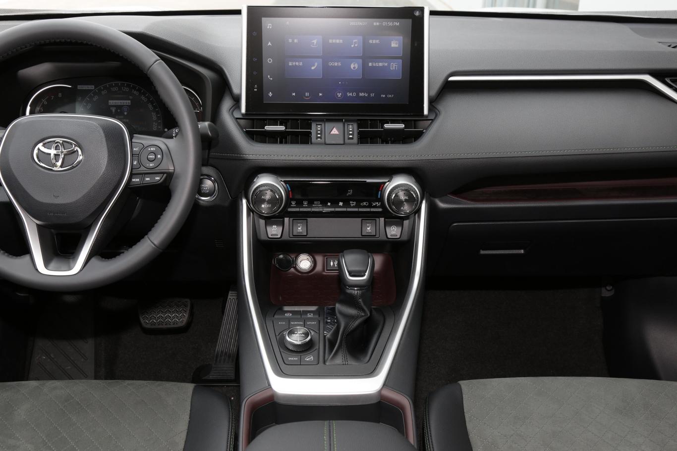 rav4荣放2.0l cvt四驱尊贵版中控台整体