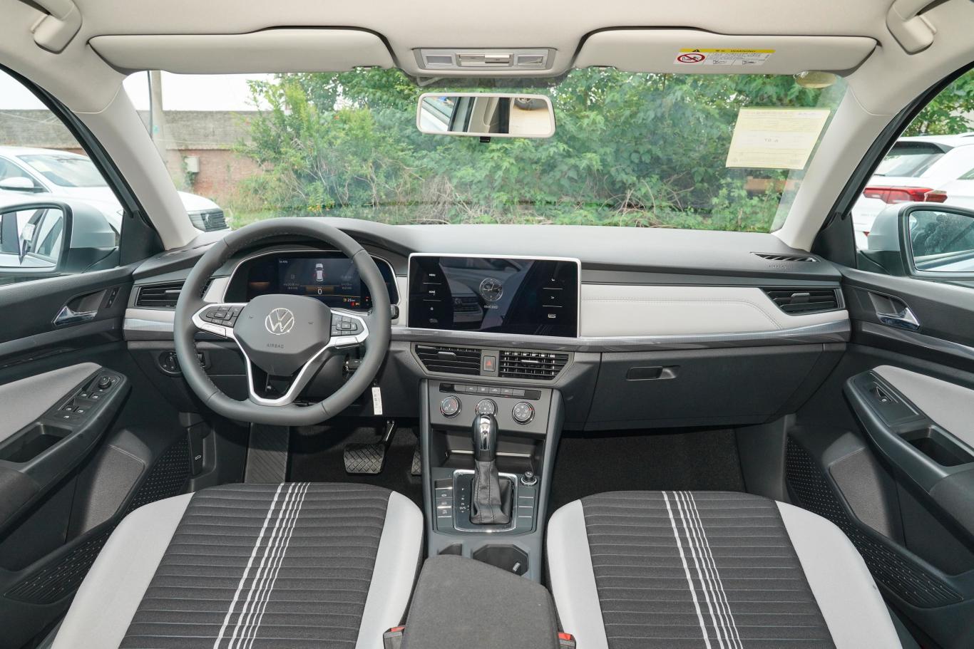 【宝来200tsi 双离合畅行版内饰全景正拍图片-汽车图片大全】-易车