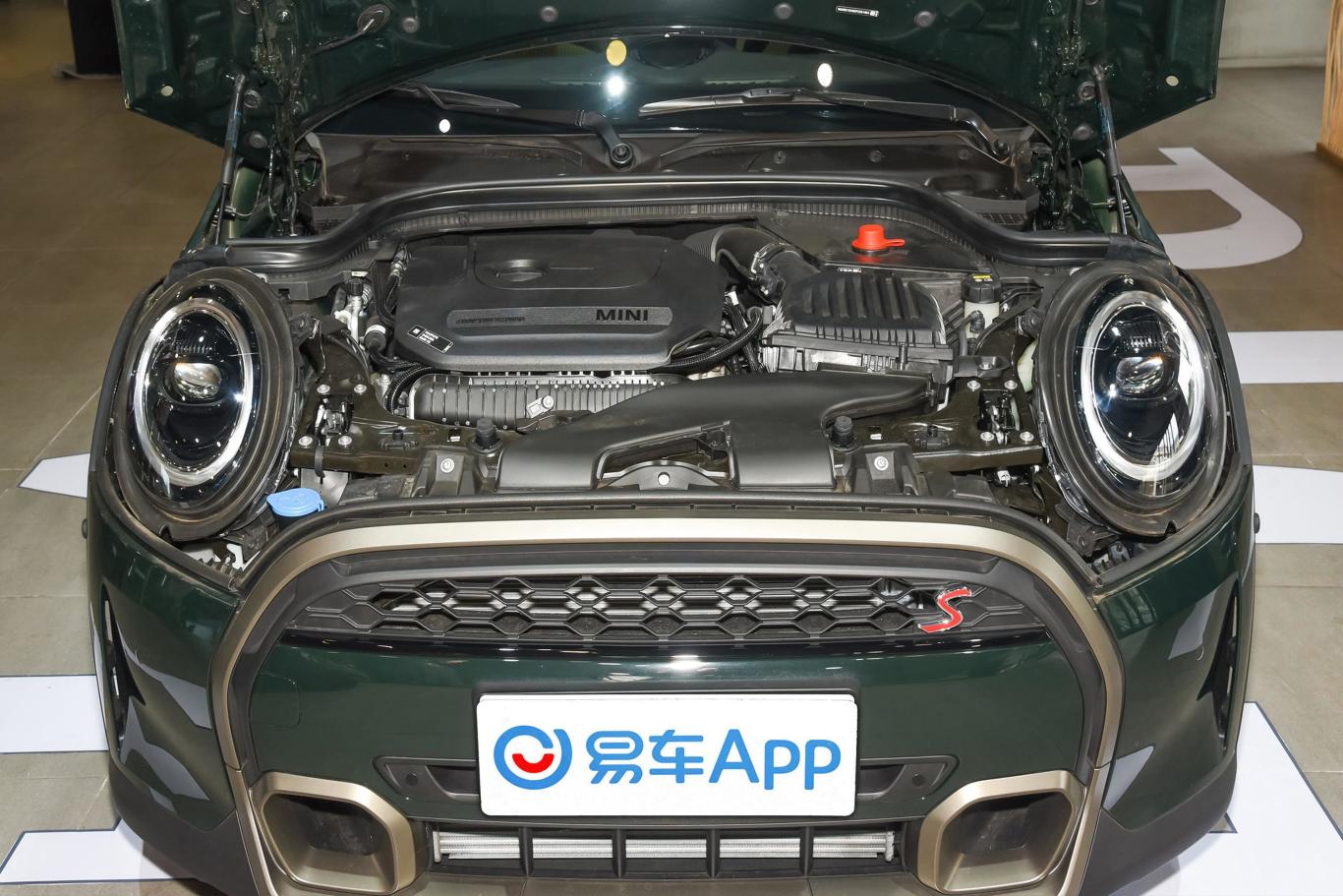 mini2.0t cooper s 执迷特别版发动机舱整体
