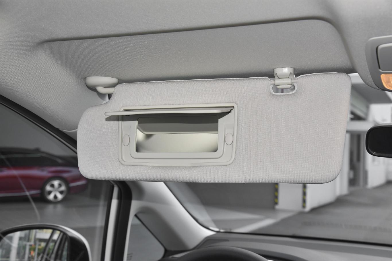 奥德赛2.0l 锐·悦享版 7座驾驶位遮阳板