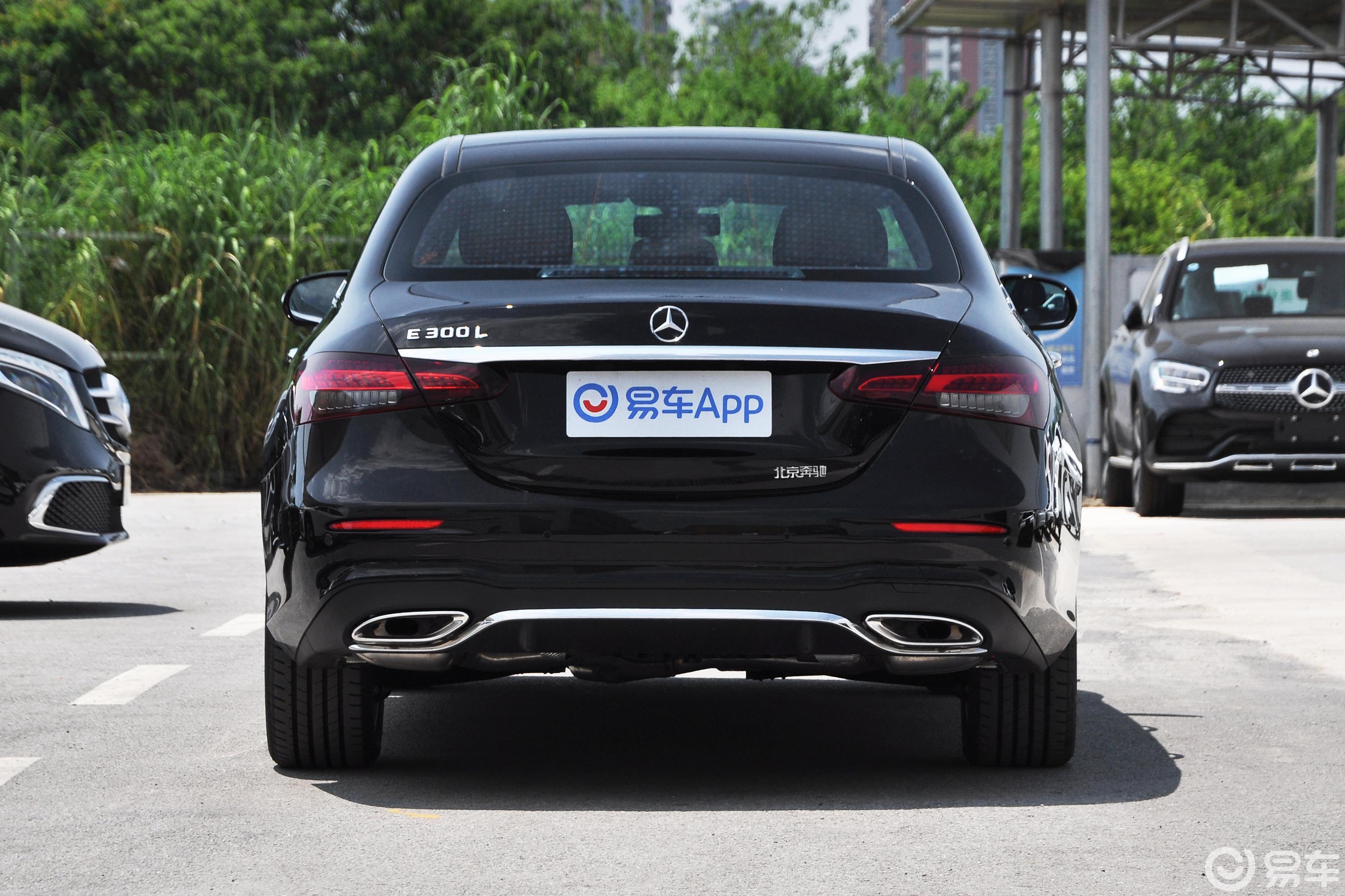 【奔驰E级E 300 L 运动时尚型正后水平图片-汽车图片大全】-易车