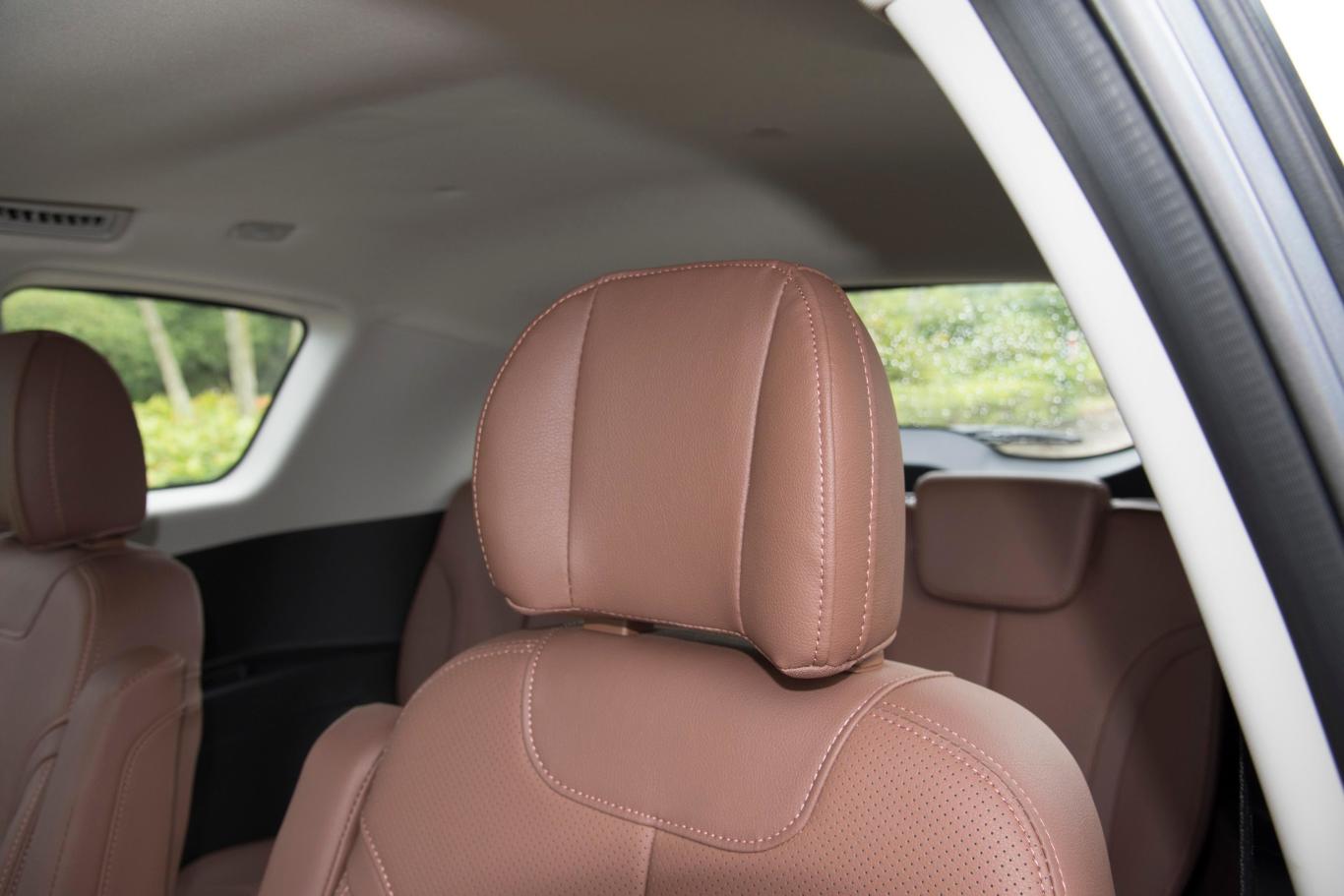 海马7x-e510km 旗舰型后排空间