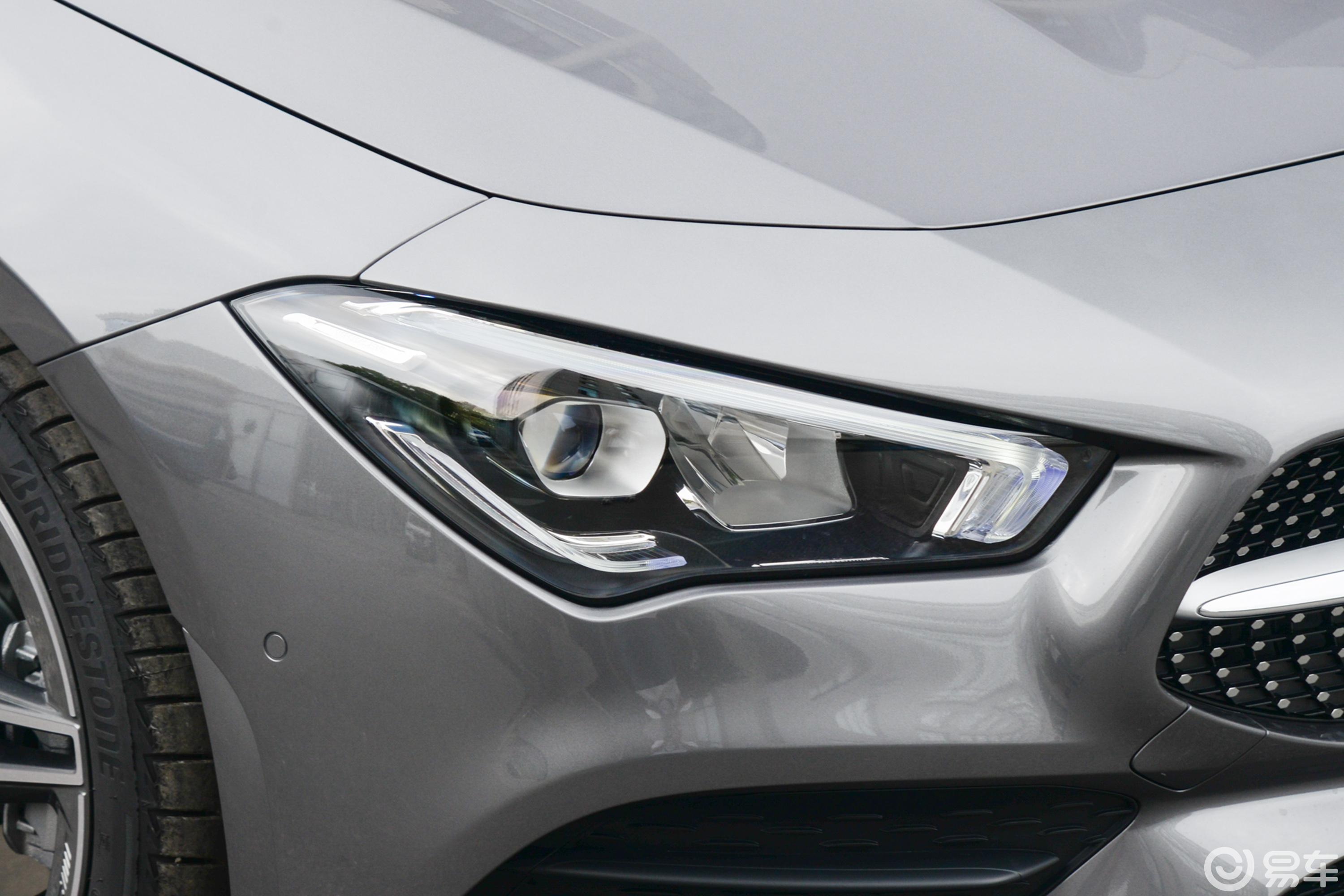 【奔驰CLA级CLA 200大灯侧45度俯拍图片汽车图片大全】易车