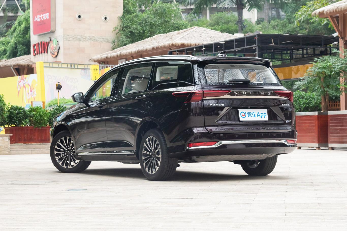 【五菱凯捷混动 铂金版 2.0L 奢享型侧后45度车头向左水平图片-汽车图片大全】-易车