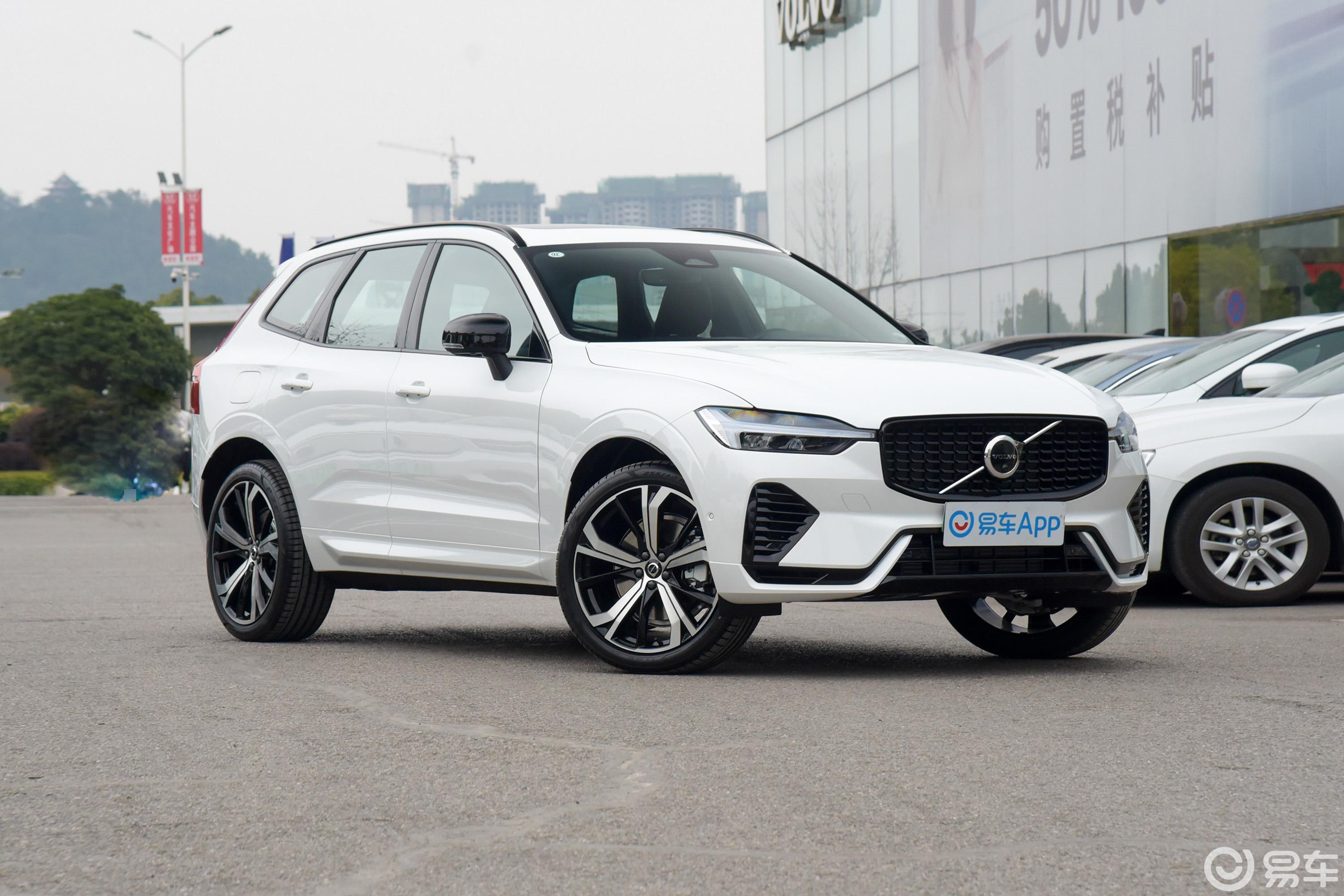 【沃尔沃XC60 RECHARGET8 长续航 智远运动版侧前45度车头向右水平图片汽车图片大全】易车