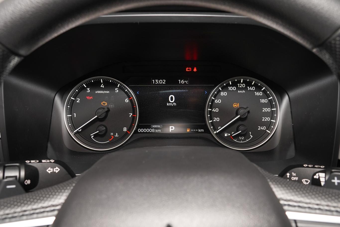 欧蓝德1.5t 两驱风范版 5座仪表盘