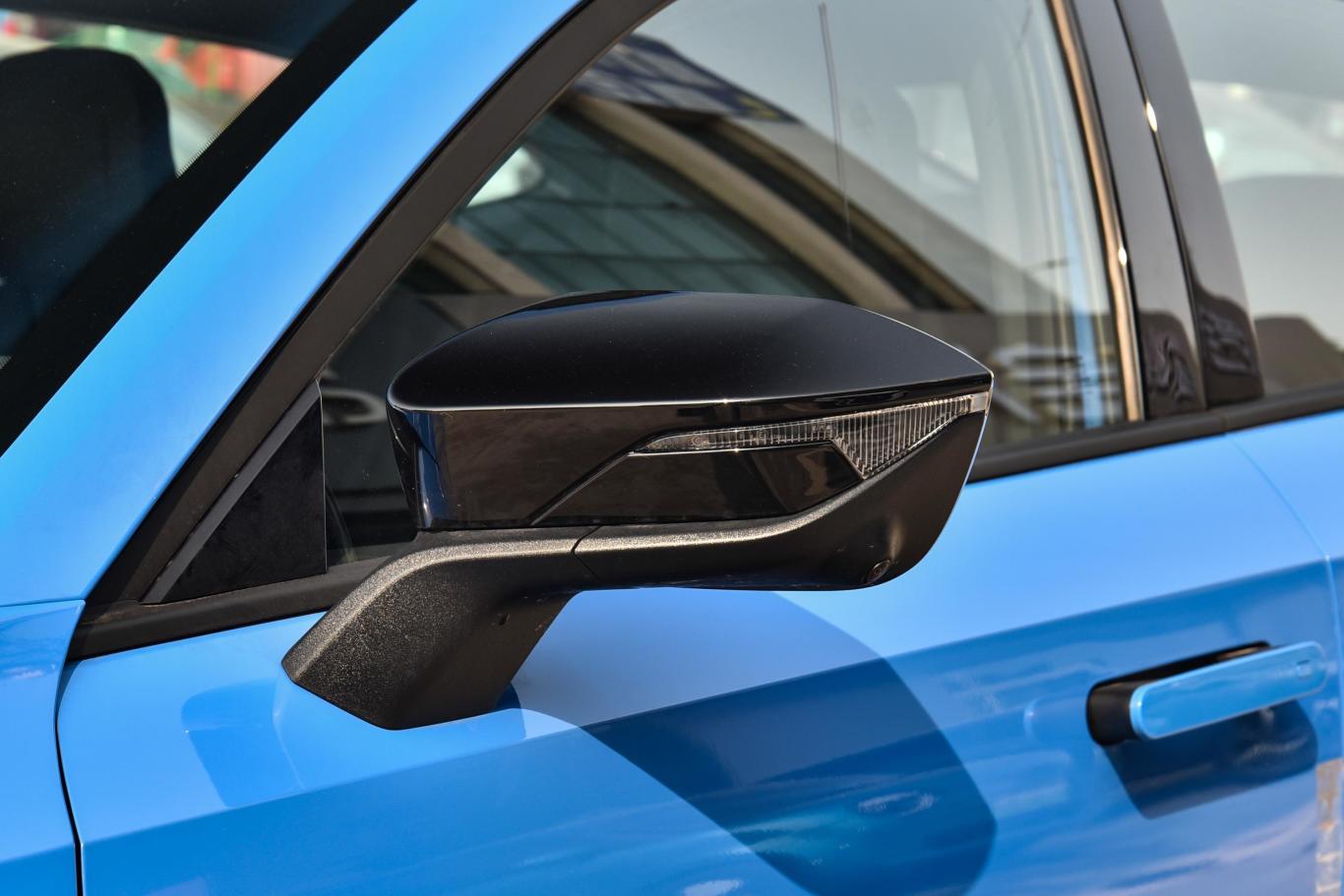 长安uni-v1.5t 双离合运动版主驾驶后视镜背面