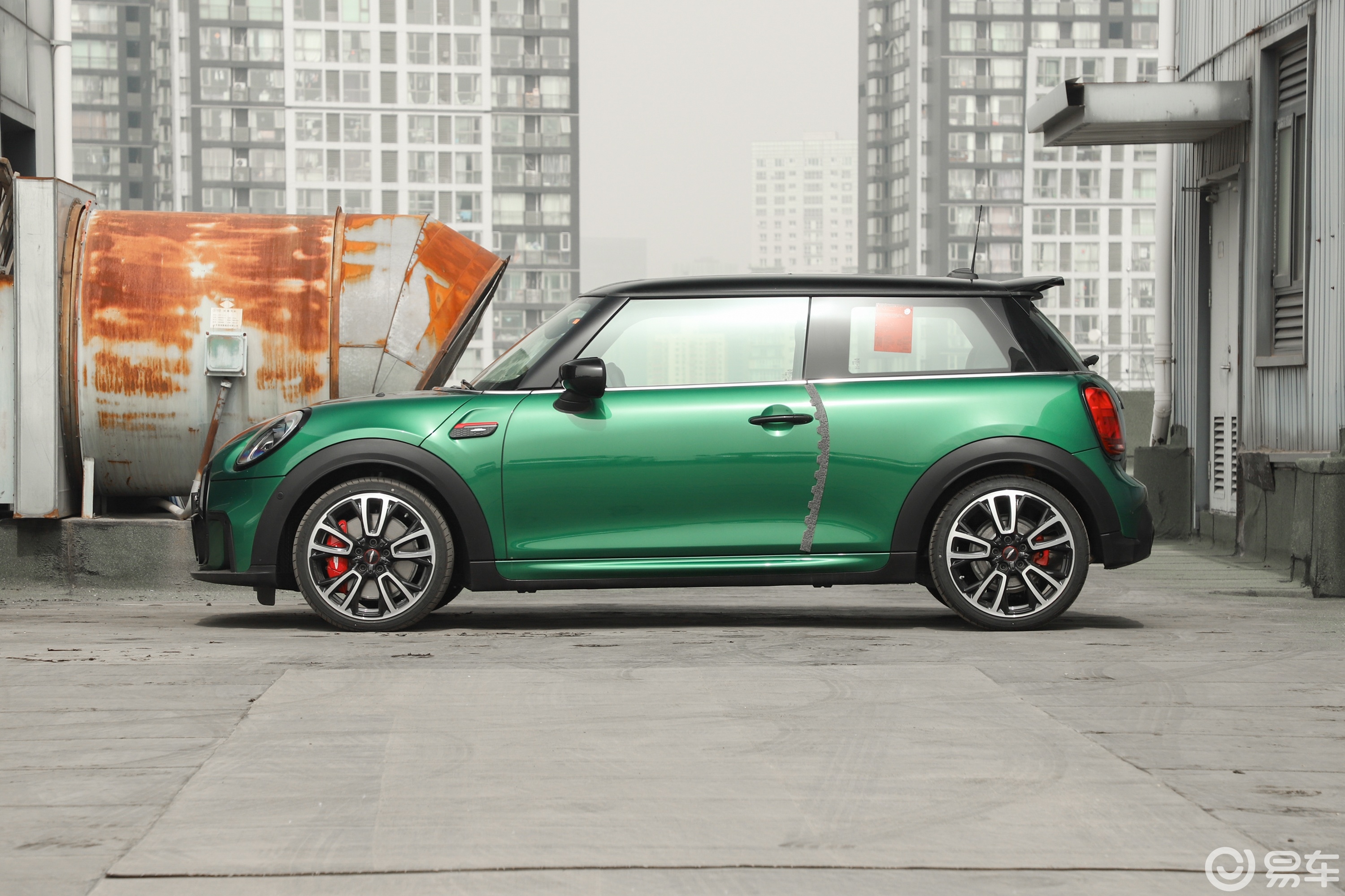 【MINI JCW2.0T JOHN COOPER WORKS ALL-IN ULTIMATE终极版正侧车头向左水平图片-汽车图片大全】-易车