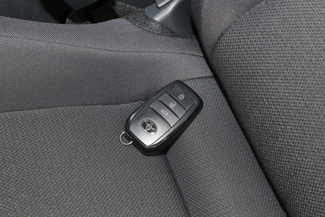 雷凌1.5l 领先版钥匙正面