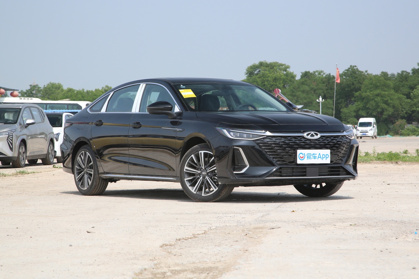 艾瑞泽81.6t 尚侧前45度车头向右水平