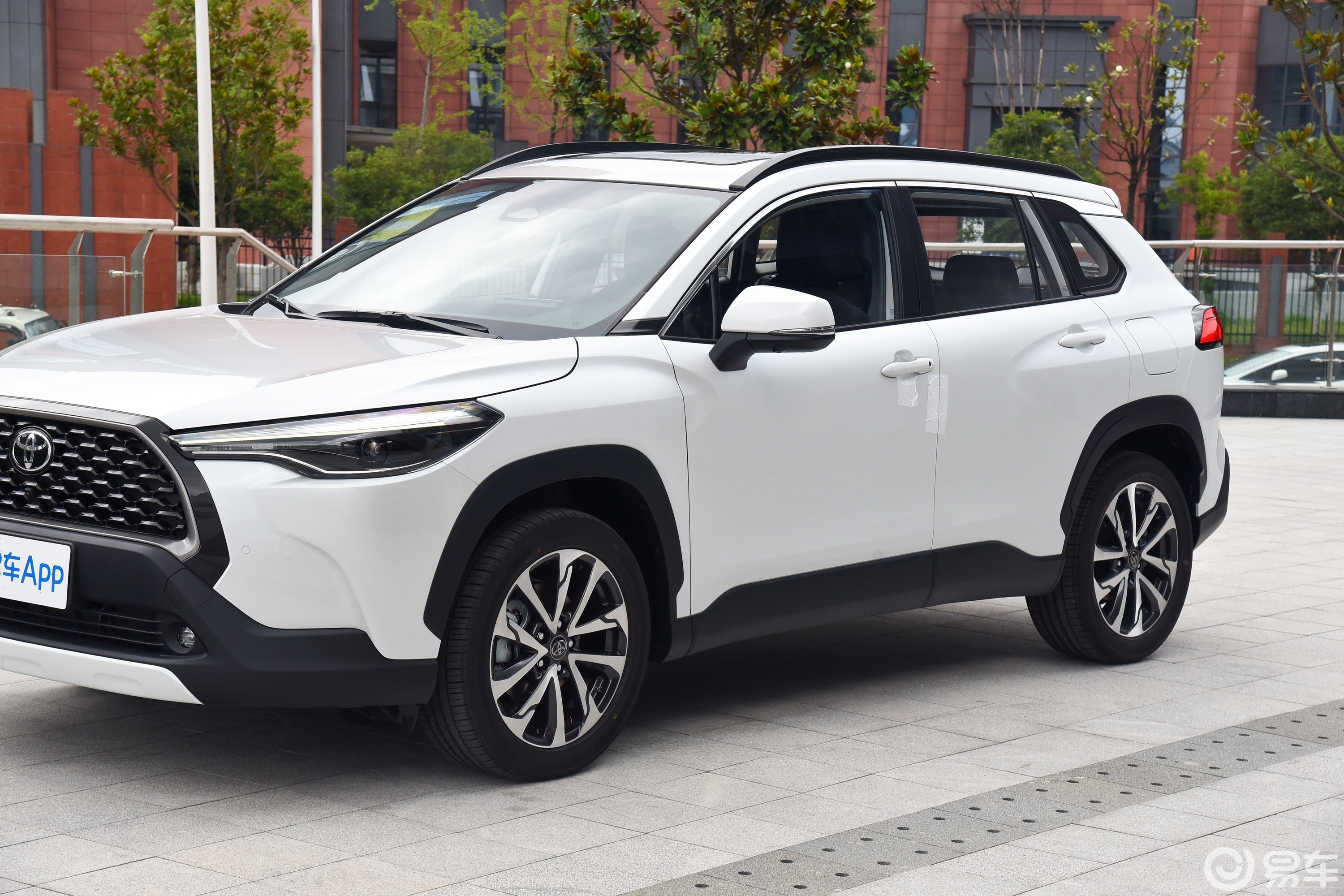 【卡罗拉锐放2.0L 旗舰版外观细节图片-汽车图片大全】-易车