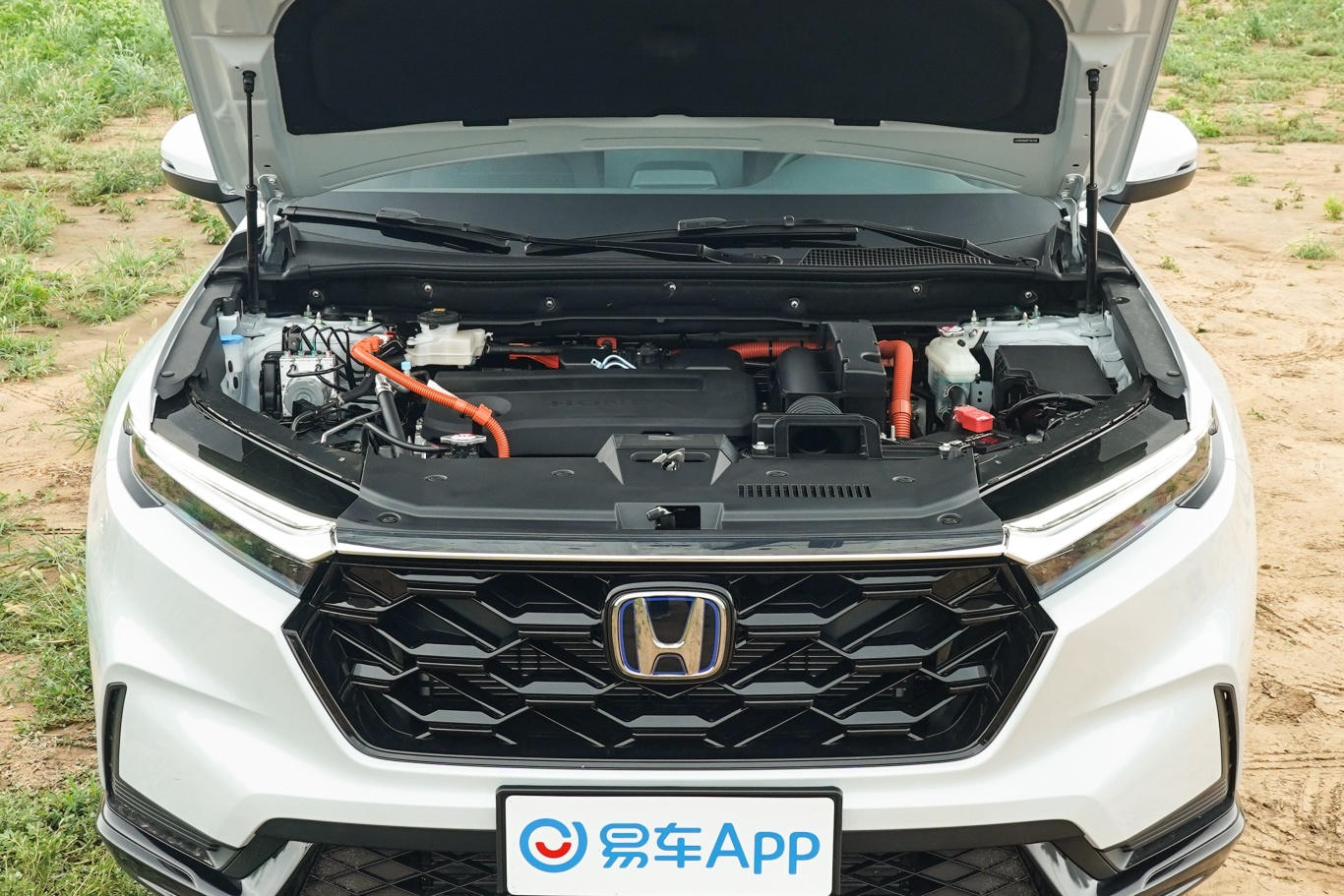 本田cr-v混动 2.0l 两驱智享版发动机舱整体