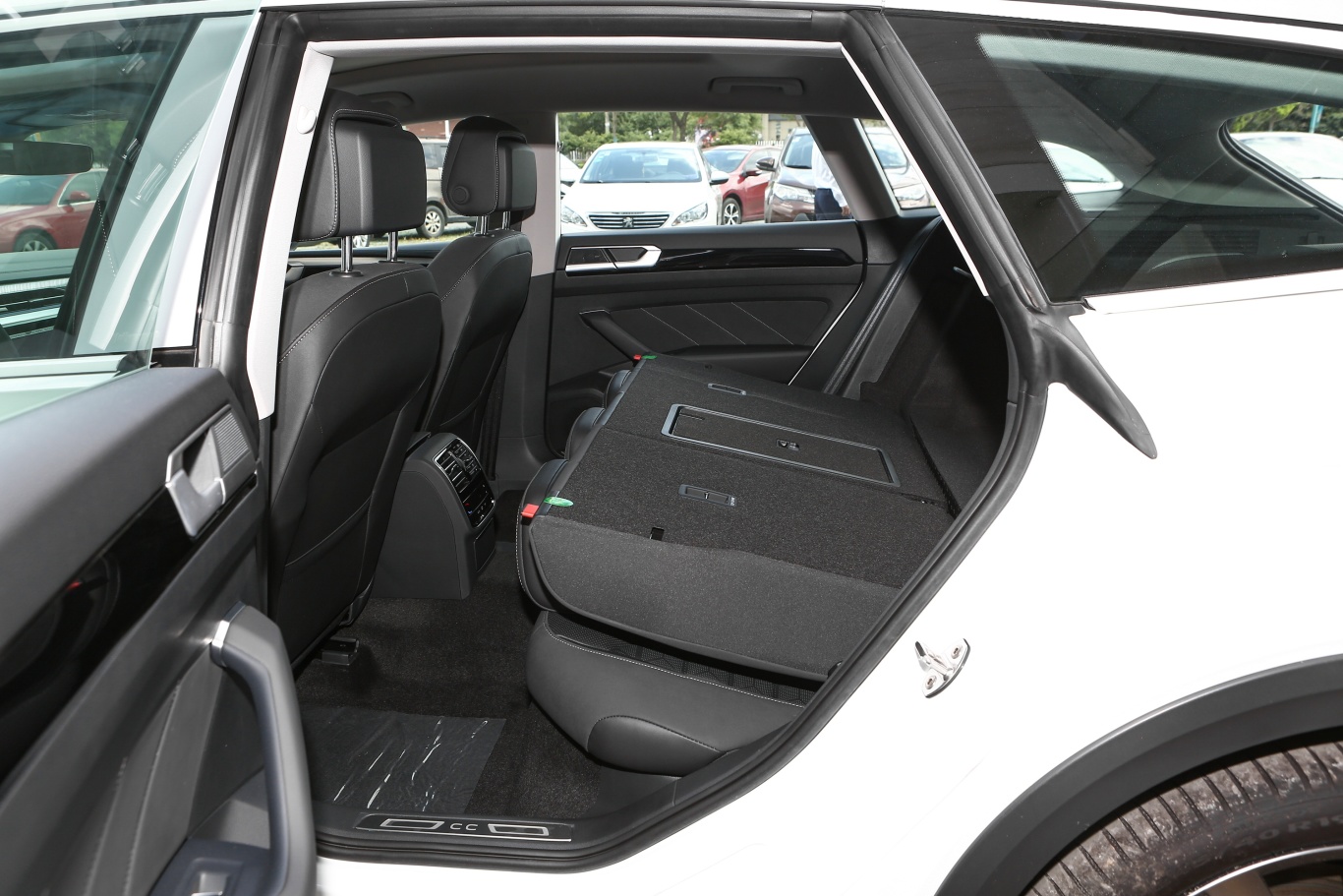 一汽-大众cc猎装车 380tsi 猎心版后排空间