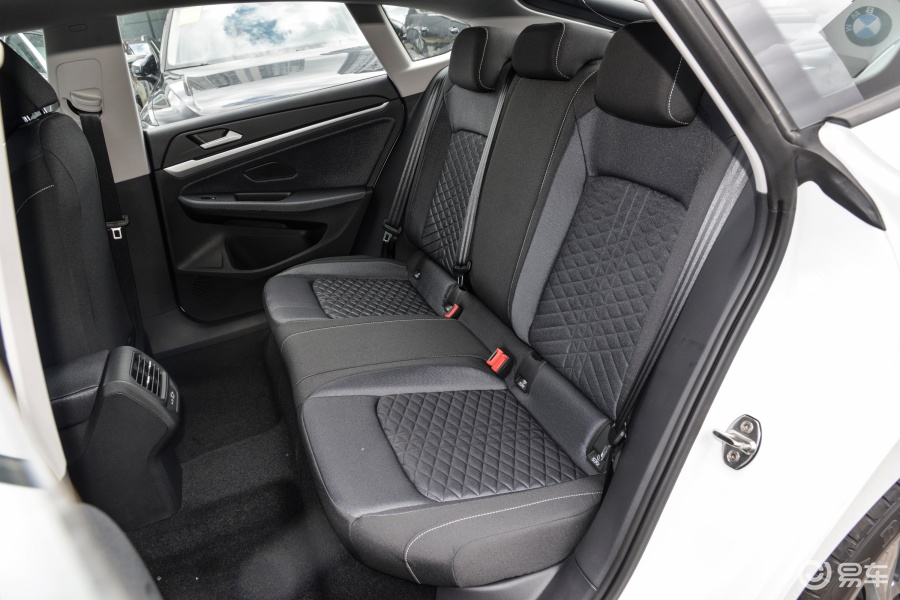 【凌渡2024款凌渡l 200tsi 潮辣版后排座椅汽车图片-汽车图片大全】