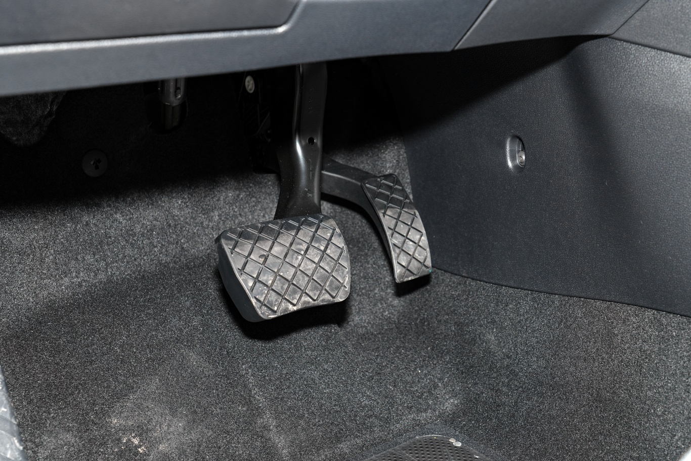 朗逸1.5l 自动满逸版脚踏板