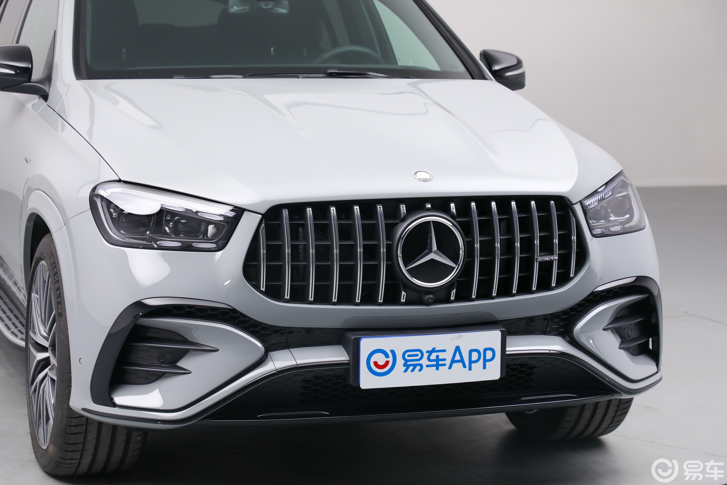 【奔驰gle轿跑 Amgamg Gle 53 4matic 轿跑suv前格栅侧俯拍图片 汽车图片大全】 易车