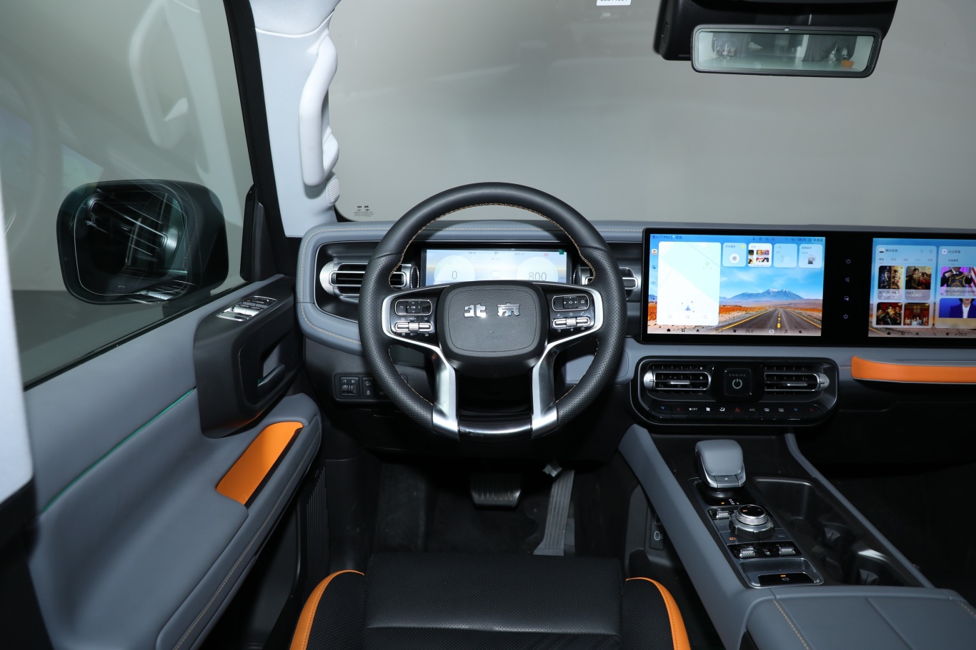 北京bj40城市猎人版 2.0t 至尊型 汽油驾驶位区域