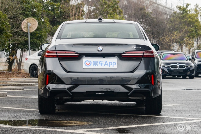 宝马5系(进口)和捷豹xe的图片对比-易车