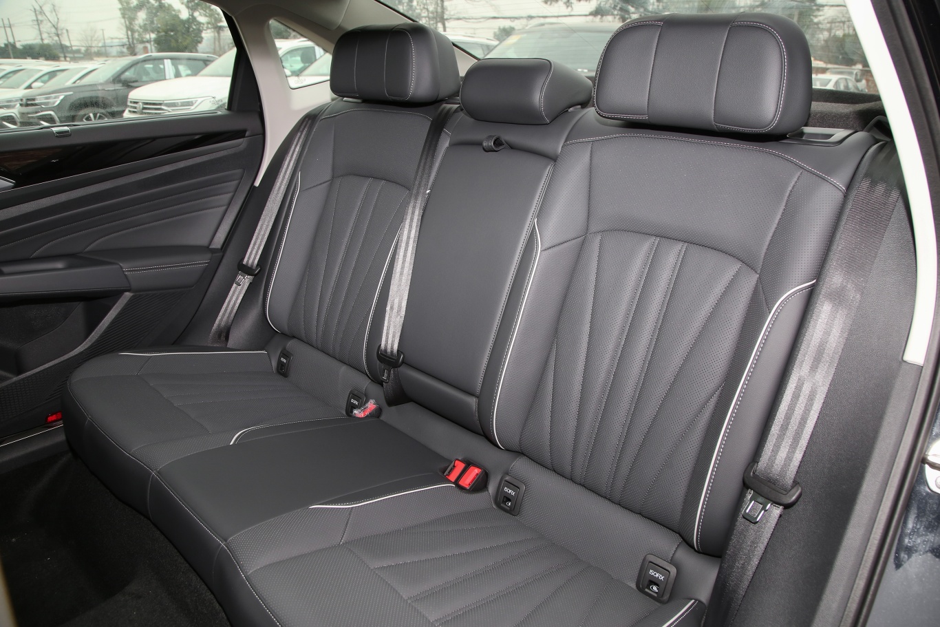 帕萨特出众款 380tsi 星空龙耀版后排座椅