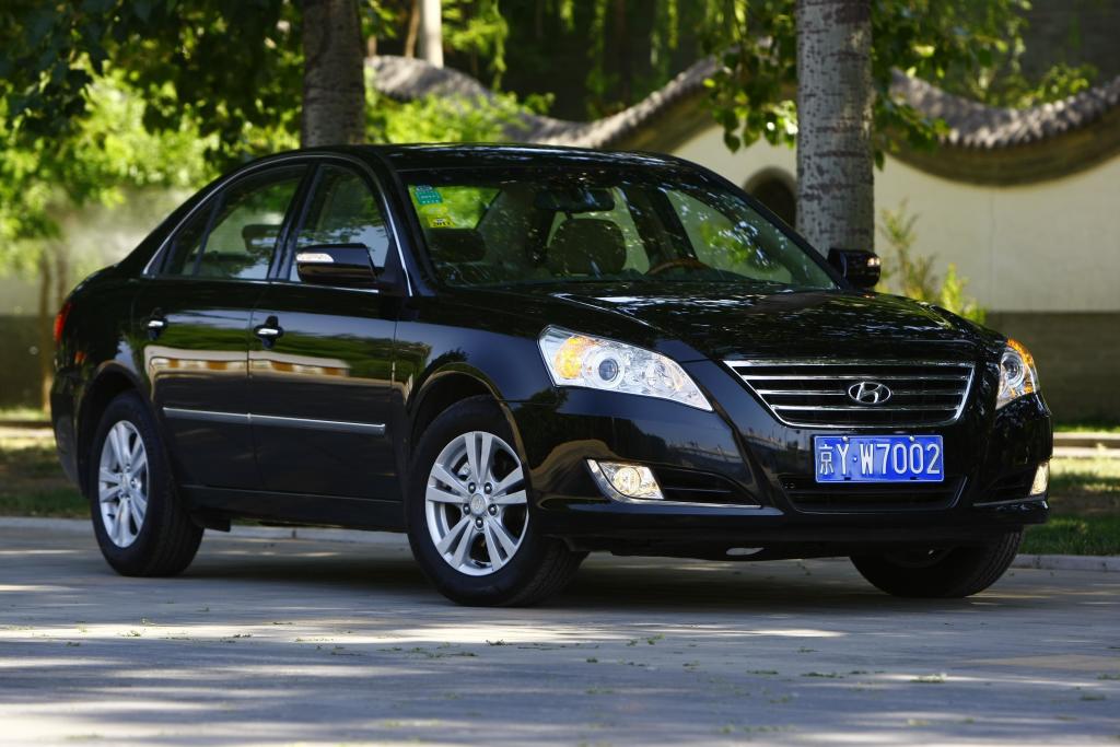 【领翔-外观图片正45度(车头向右)】-网通社internet info agency