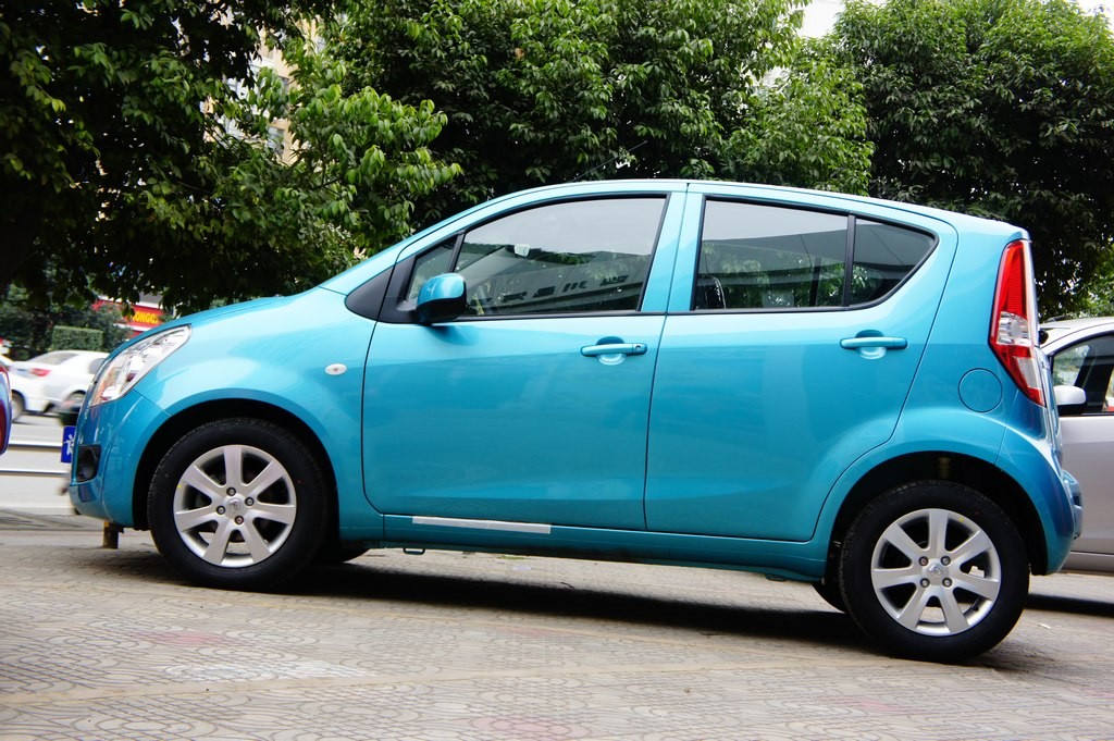 昌河铃木派喜splash 成都上市 试驾有特点