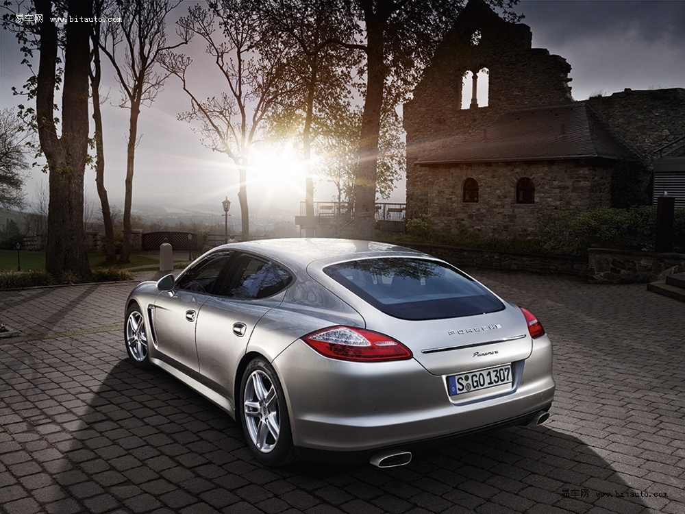 全新四门跑车 panamera 南京保时捷热销中