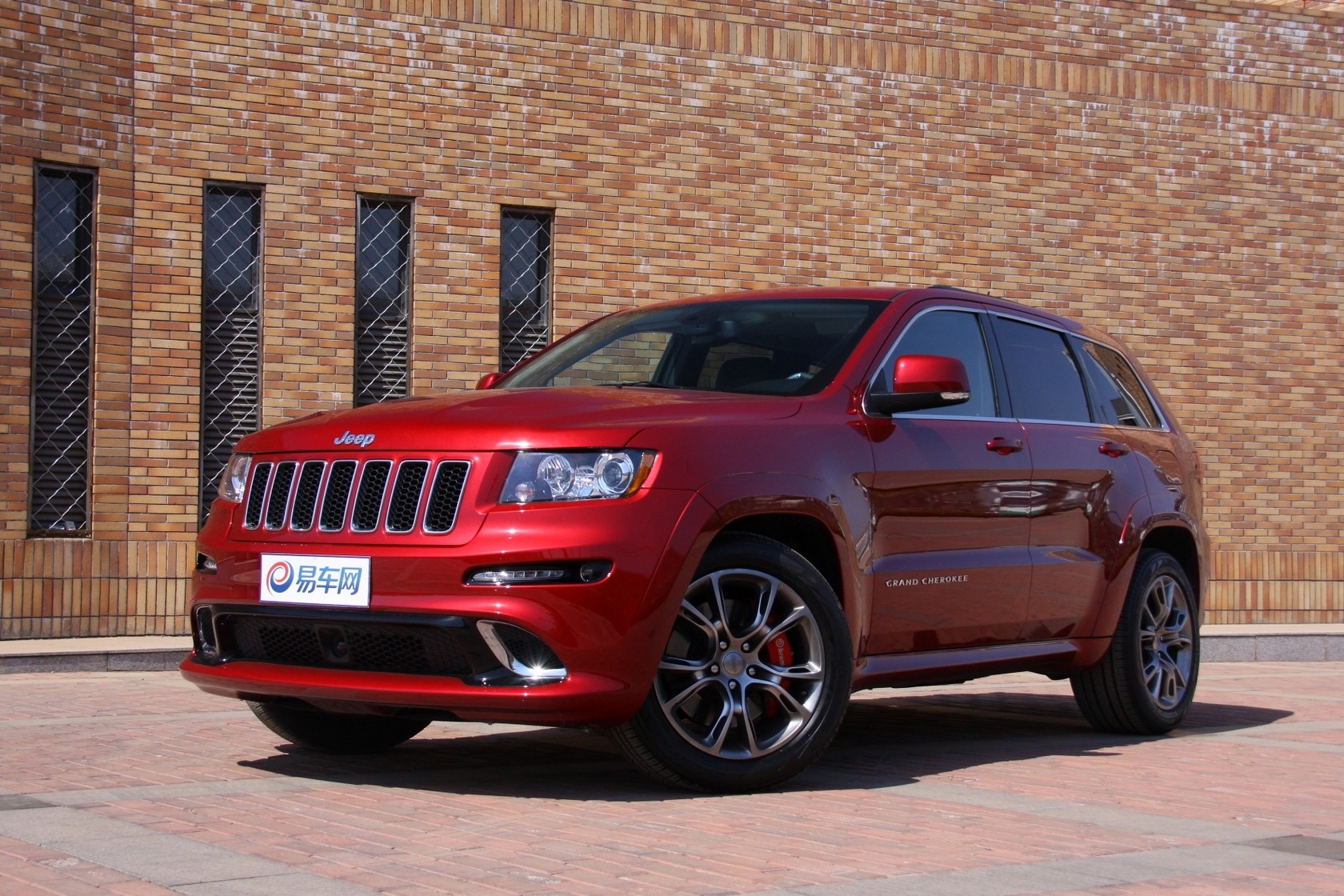 大切诺基srt8报价(大切诺基srt8报价二手)