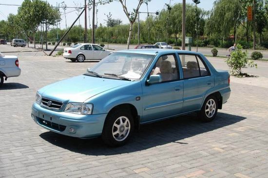 夏利a 三厢最高优惠达现金9000元