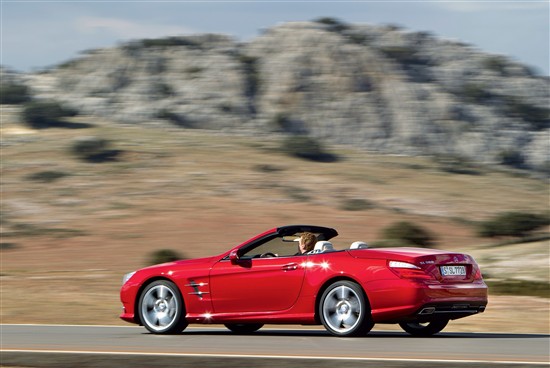 试驾奔驰sl 500豪华硬顶敞篷双座跑车