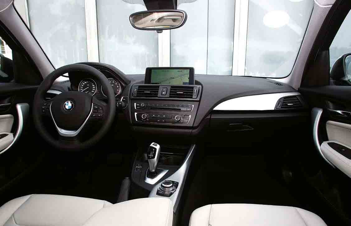 一马当先 试驾全新宝马116i都市型