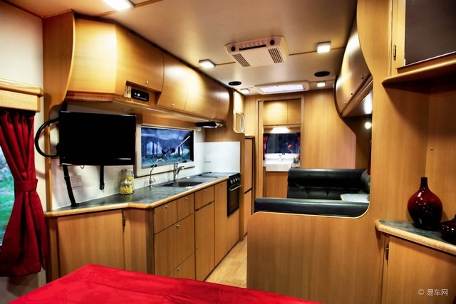 顶级房车露营地与近百台房车国际车展亮相