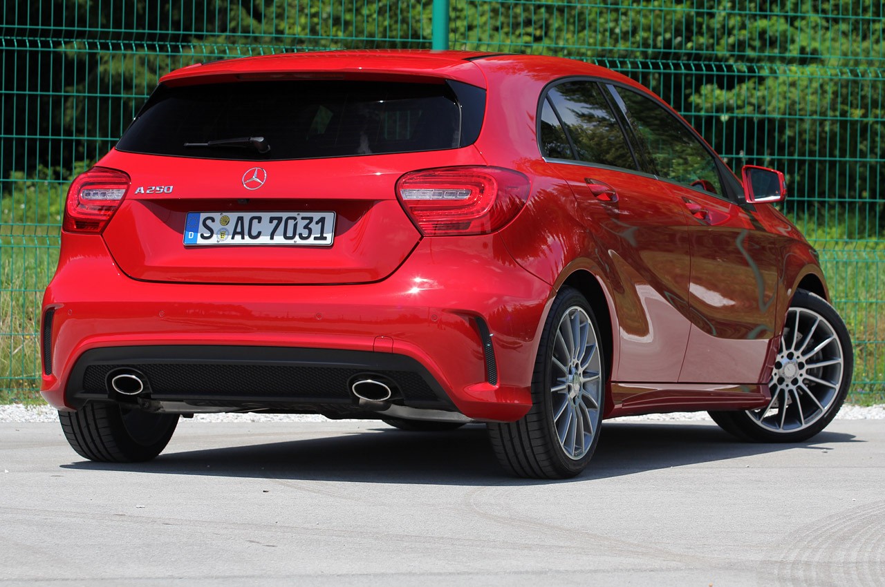 运动与舒适结合 海外试驾奔驰a250 sport