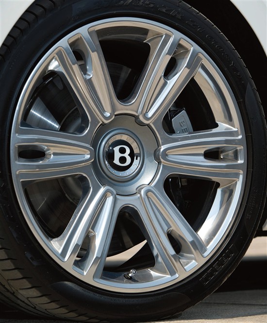 中国式体验试驾感受宾利新飞驰w12