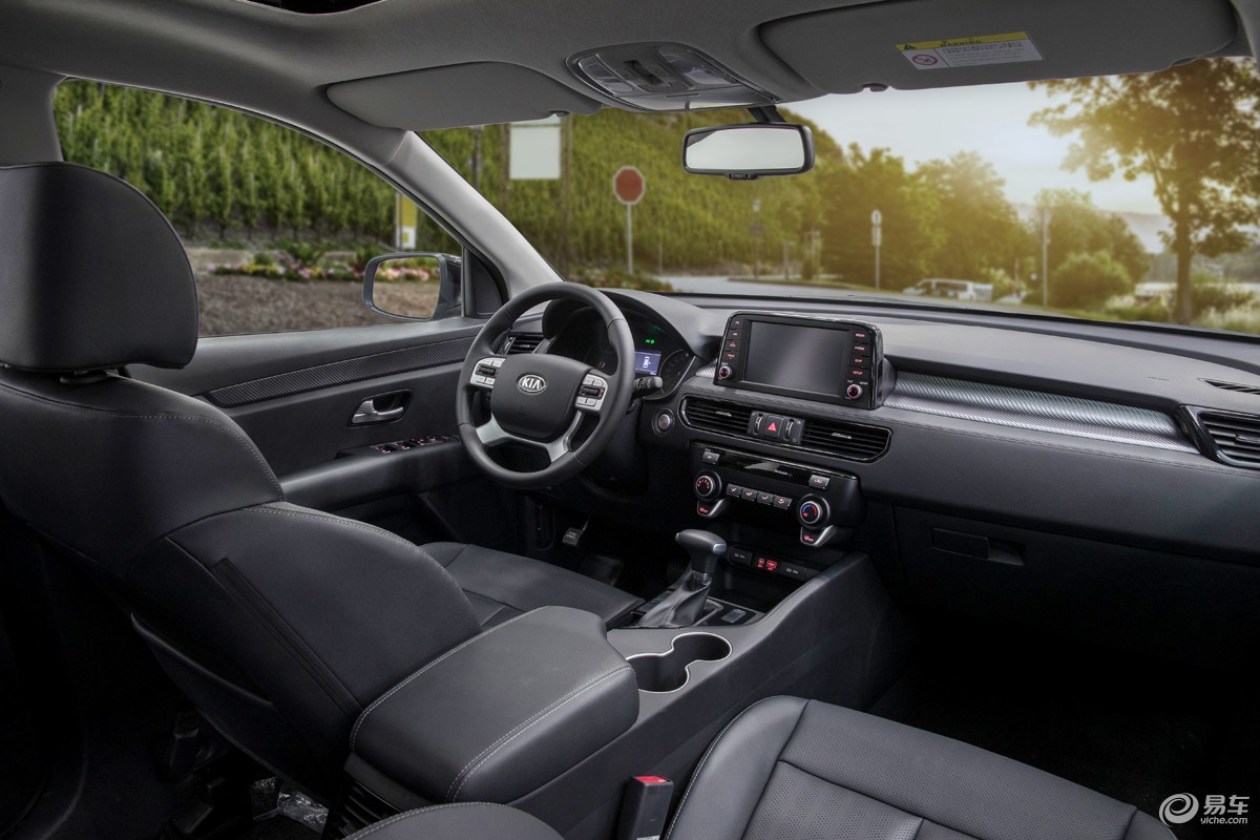 国产起亚kx7公布内饰细节 配全景天窗